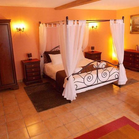 Chez Jousseaume Chambre D'Hotes Et Gites Saint-Ciers-Champagne Εξωτερικό φωτογραφία