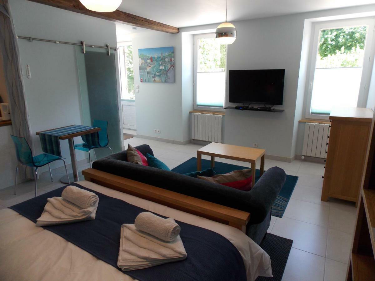 Chez Jousseaume Chambre D'Hotes Et Gites Saint-Ciers-Champagne Εξωτερικό φωτογραφία