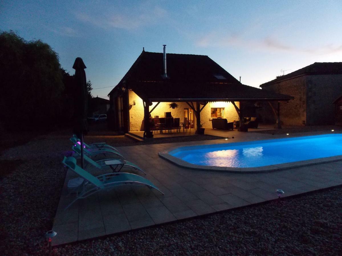 Chez Jousseaume Chambre D'Hotes Et Gites Saint-Ciers-Champagne Εξωτερικό φωτογραφία
