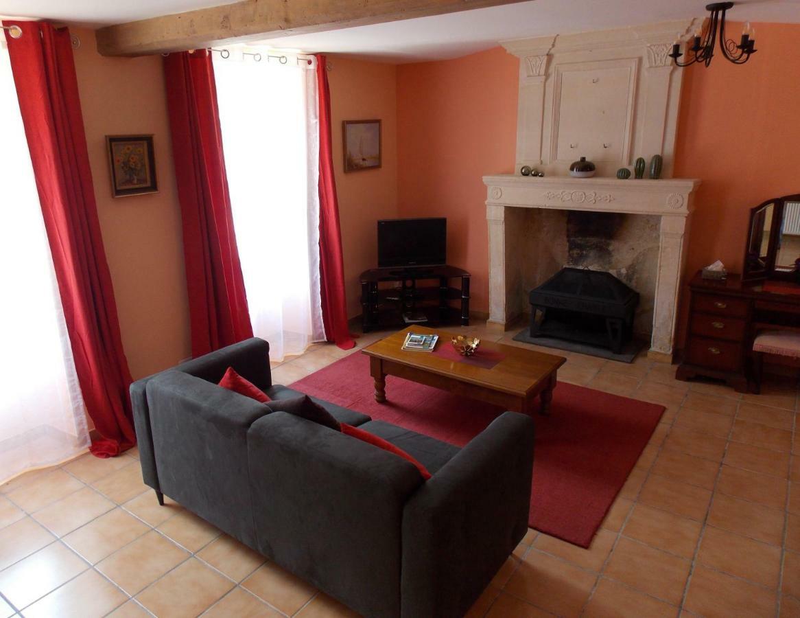 Chez Jousseaume Chambre D'Hotes Et Gites Saint-Ciers-Champagne Εξωτερικό φωτογραφία